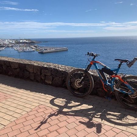 Private Apartment With Mountain And Sea Views, La Asomada, Lanzarote 蒂亚斯 外观 照片