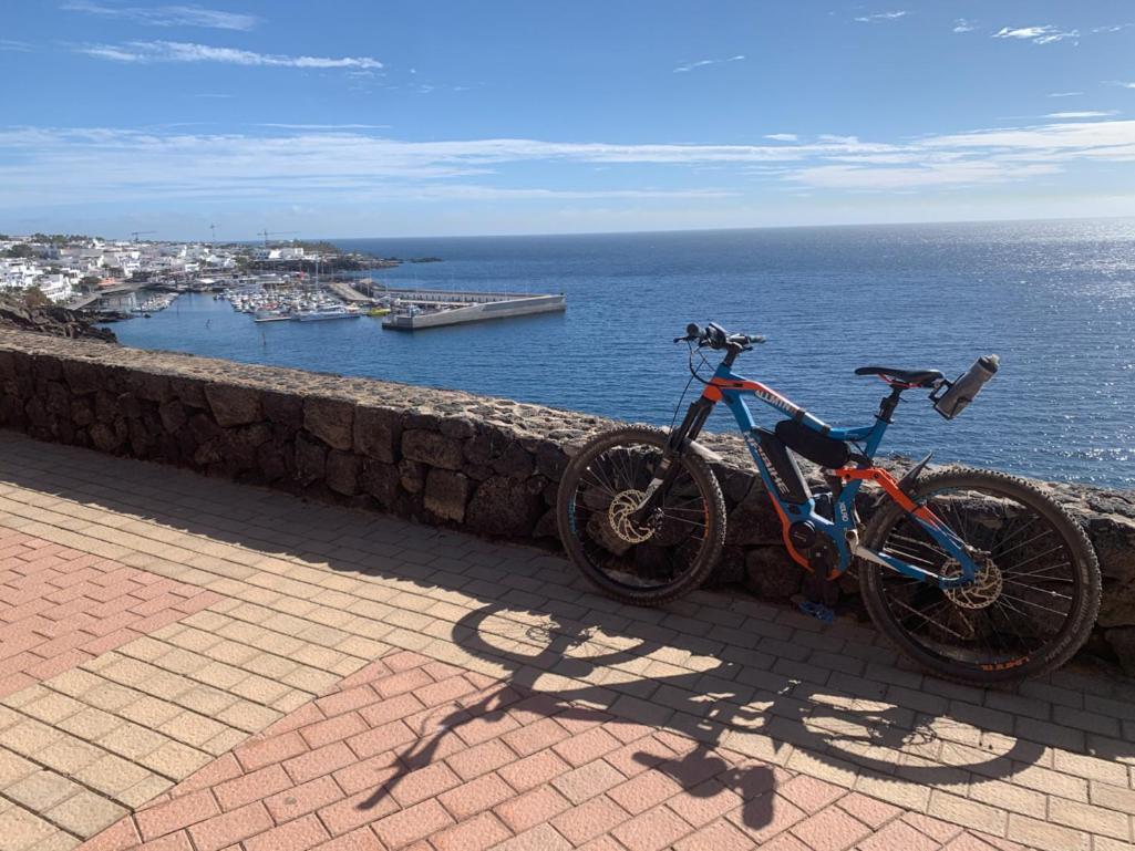 Private Apartment With Mountain And Sea Views, La Asomada, Lanzarote 蒂亚斯 外观 照片