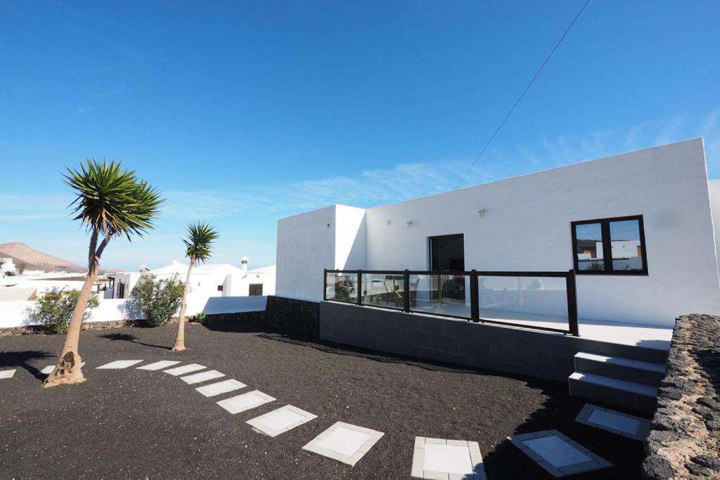 Private Apartment With Mountain And Sea Views, La Asomada, Lanzarote 蒂亚斯 外观 照片