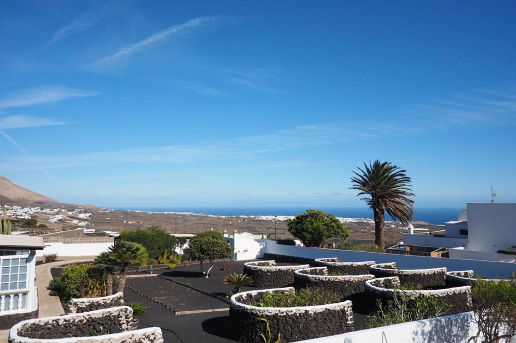Private Apartment With Mountain And Sea Views, La Asomada, Lanzarote 蒂亚斯 外观 照片